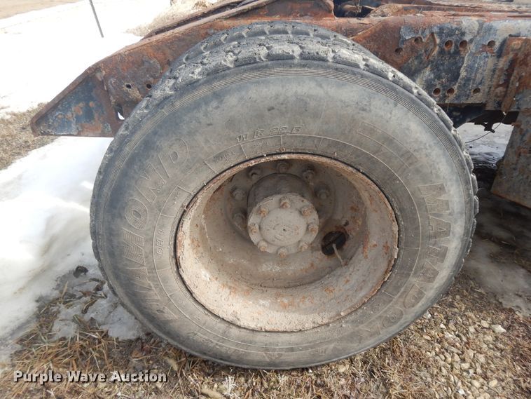 image for item H1845 2005 Ottumwa 30  yard truck