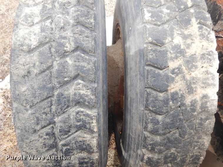 image for item H1845 2005 Ottumwa 30  yard truck