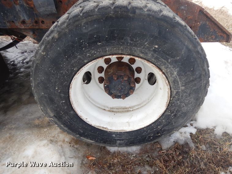 image for item H1845 2005 Ottumwa 30  yard truck