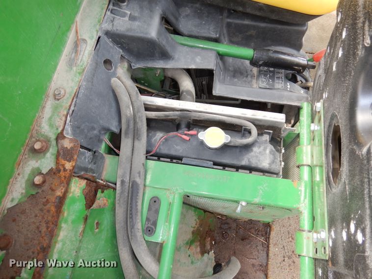 image for item HD9403 1999 John Deere 6X4 Gator  utility vehicle