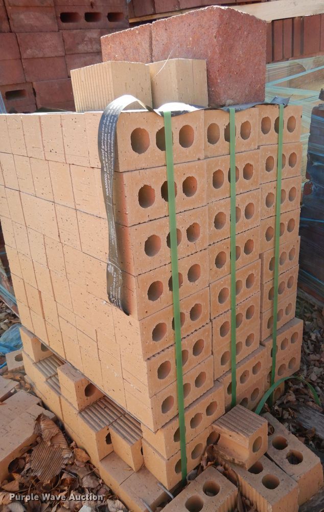 image for item HD9701 Approximately 900 three-hole bricks