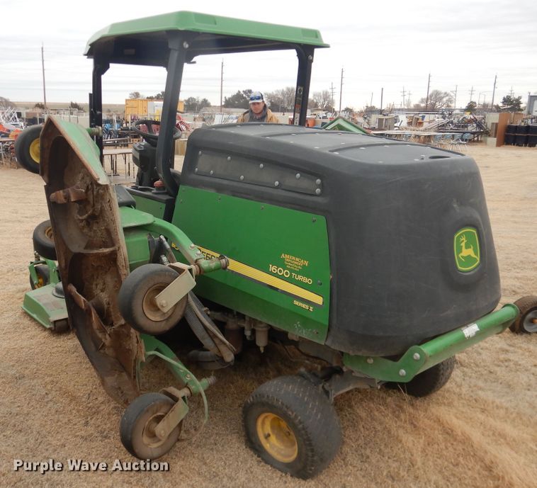 image for item HL9616 John Deere 1600 Turbo  lawn mower