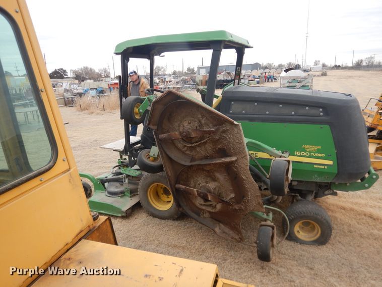 image for item HL9616 John Deere 1600 Turbo  lawn mower