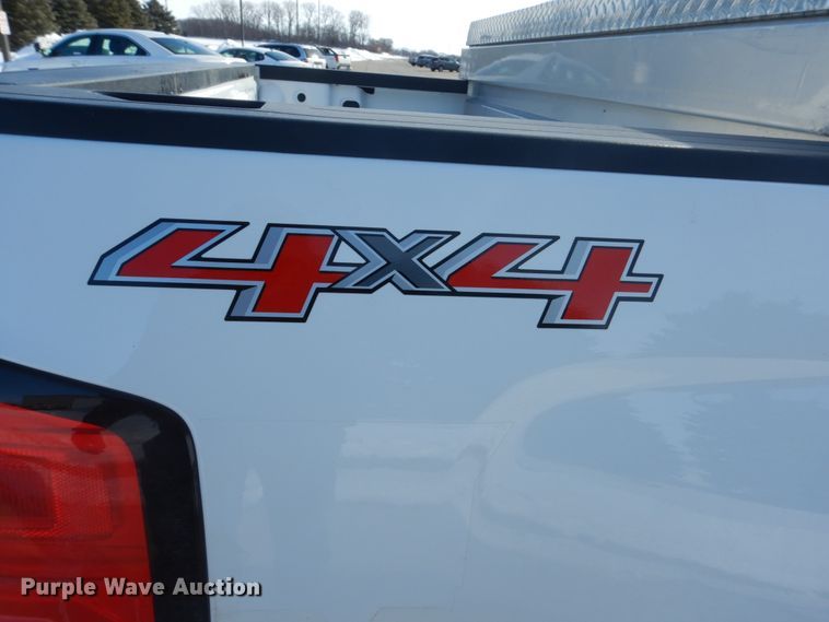 image for item HS9932 2014 Chevrolet Silverado  1500  Crew Cab pickup truck