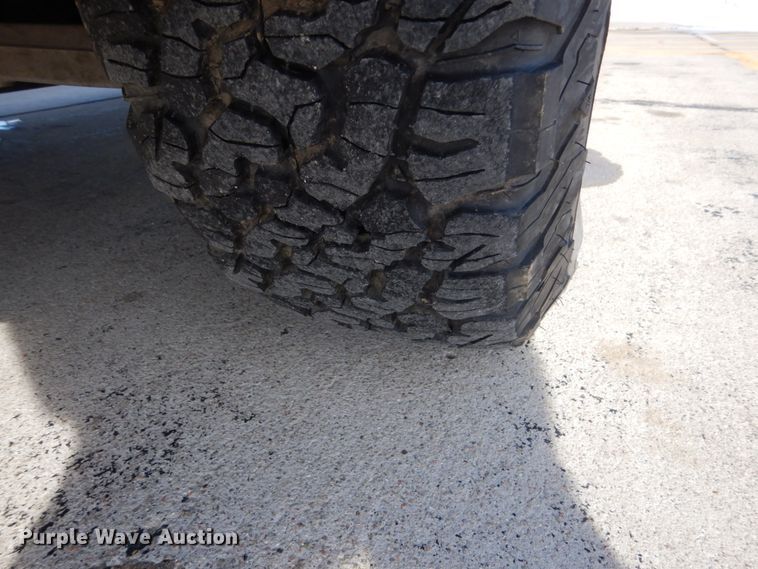 image for item HS9932 2014 Chevrolet Silverado  1500  Crew Cab pickup truck