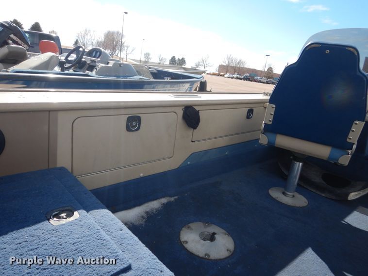 image for item HS9954 Lund Pro-V 1775  boat