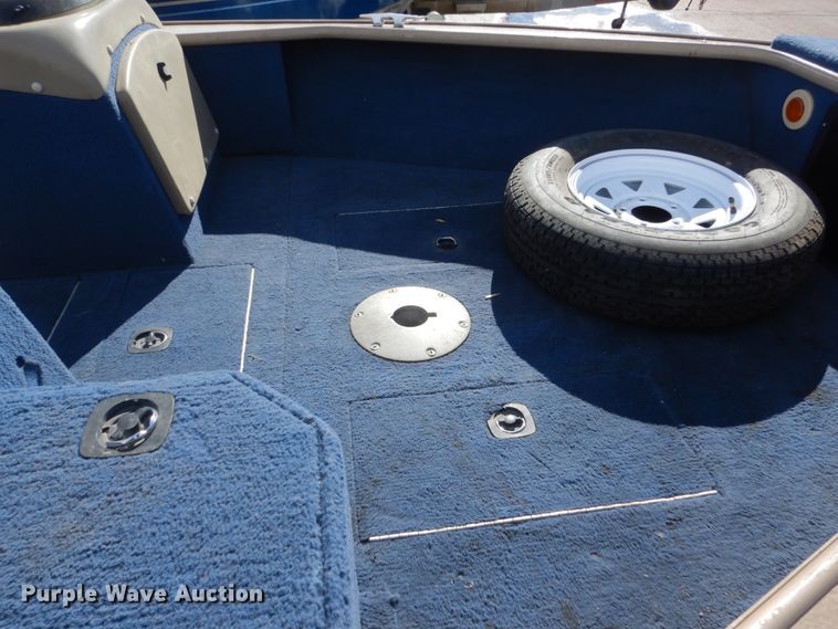 image for item HS9954 Lund Pro-V 1775  boat