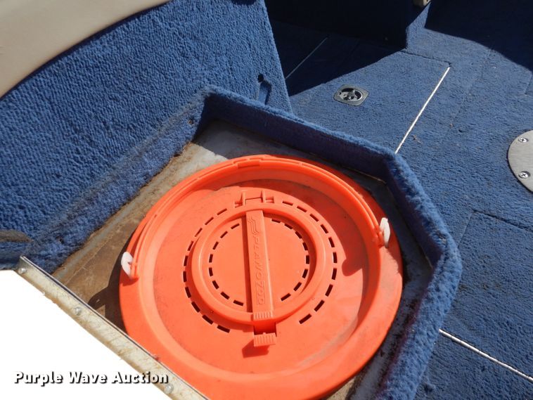 image for item HS9954 Lund Pro-V 1775  boat