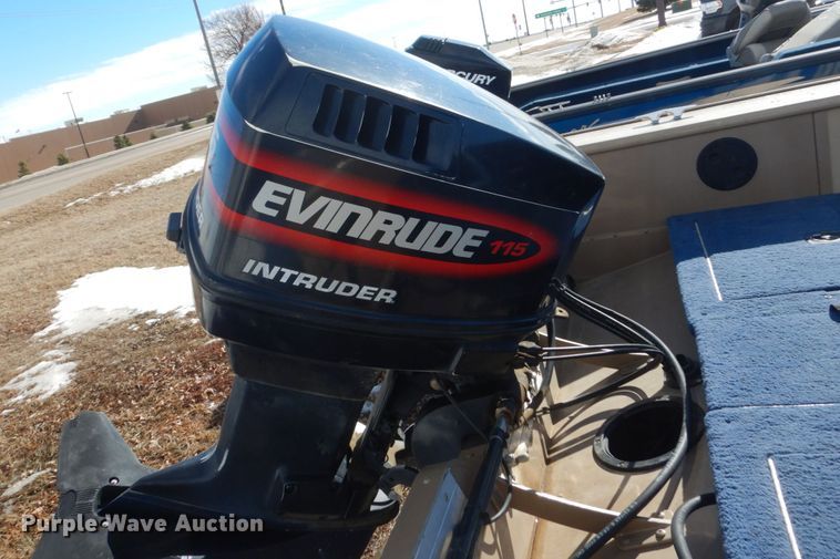 image for item HS9954 Lund Pro-V 1775  boat