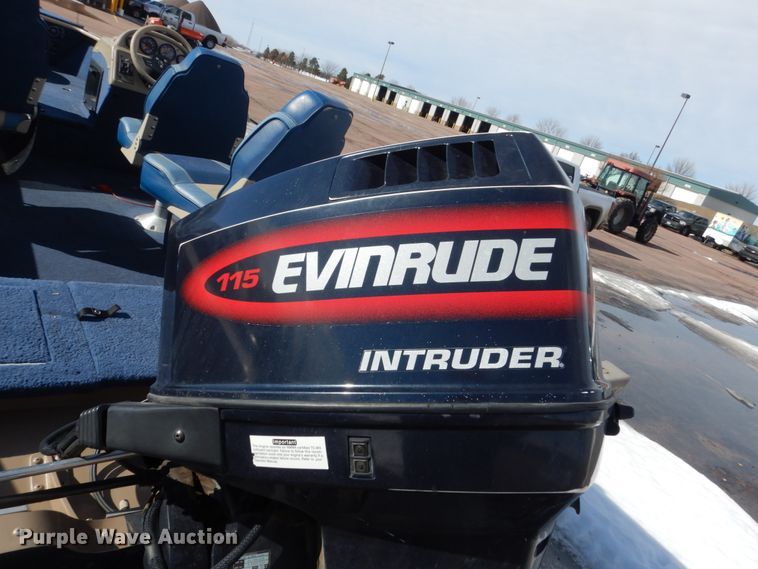 image for item HS9954 Lund Pro-V 1775  boat