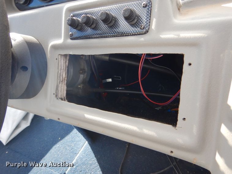 image for item HS9955 Lund Explorer 1700  boat