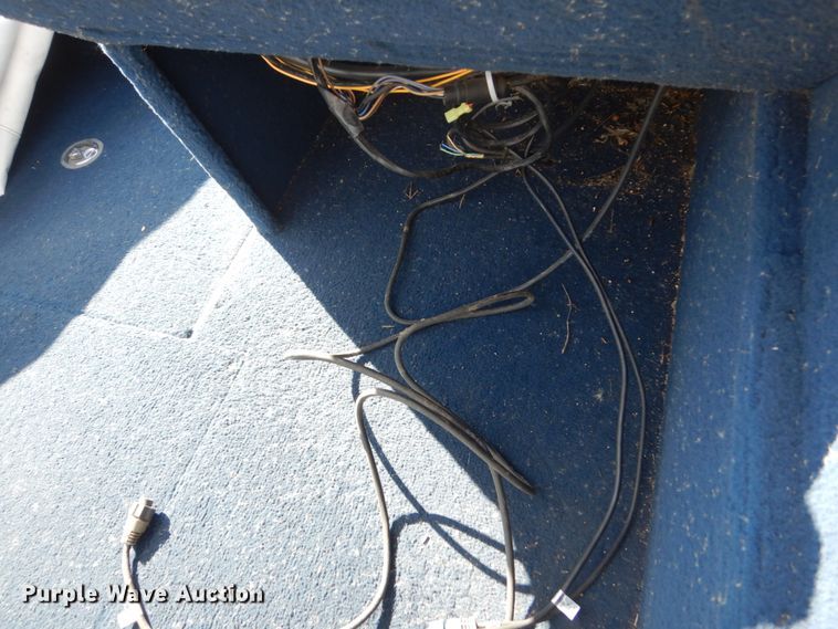 image for item HS9955 Lund Explorer 1700  boat