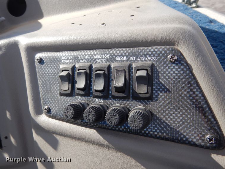 image for item HS9955 Lund Explorer 1700  boat