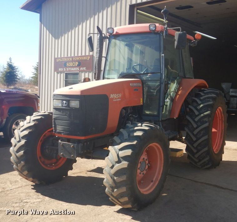 image for item HS9958 Kubota M95S  MFWD tractor