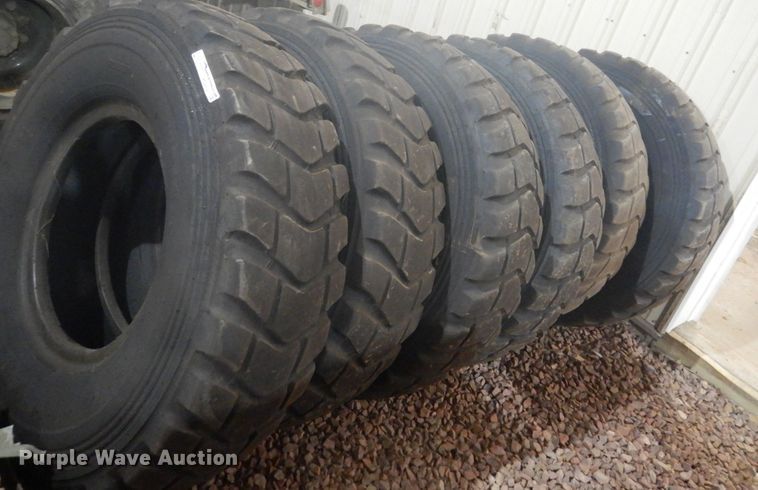 image for item HS9959 (6) 14.00R24 tires