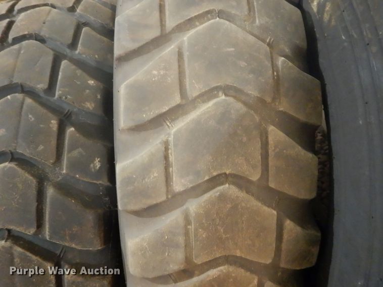 image for item HS9959 (6) 14.00R24 tires