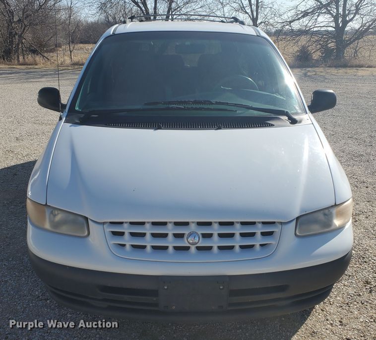 image for item HW9729 1999 Plymouth Grand Voyager SE  van