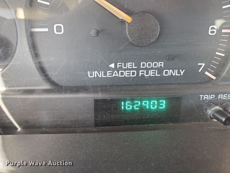 image for item HW9729 1999 Plymouth Grand Voyager SE  van