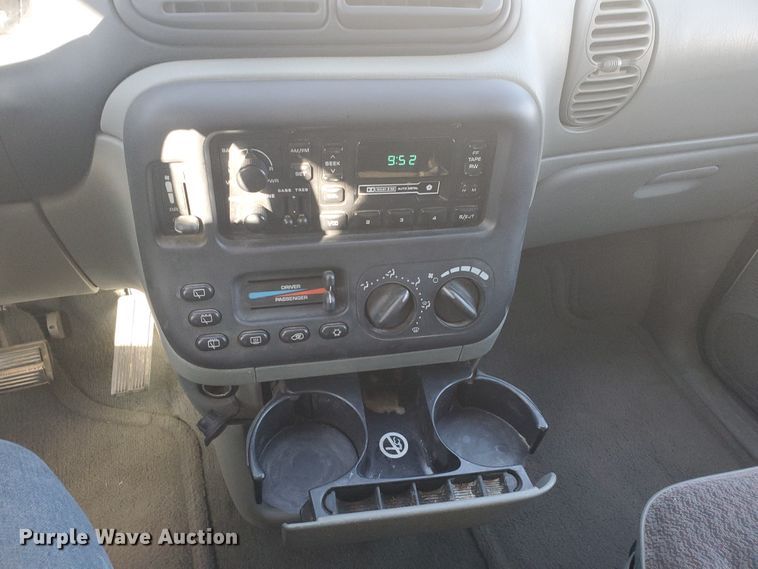 image for item HW9729 1999 Plymouth Grand Voyager SE  van