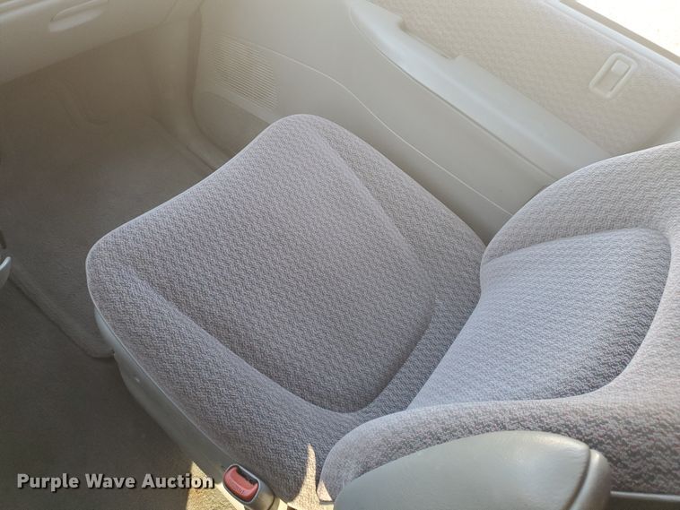 image for item HW9729 1999 Plymouth Grand Voyager SE  van