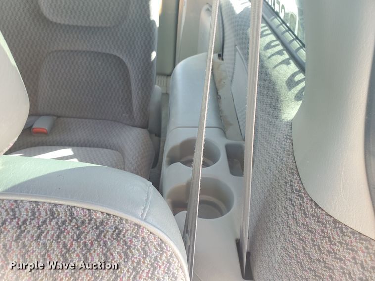 image for item HW9729 1999 Plymouth Grand Voyager SE  van