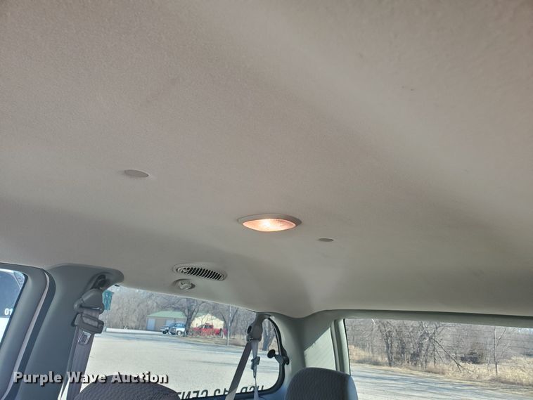 image for item HW9729 1999 Plymouth Grand Voyager SE  van