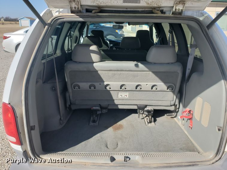 image for item HW9729 1999 Plymouth Grand Voyager SE  van