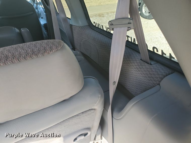 image for item HW9729 1999 Plymouth Grand Voyager SE  van