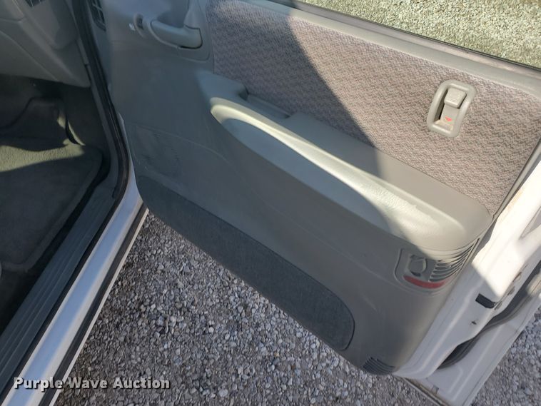 image for item HW9729 1999 Plymouth Grand Voyager SE  van