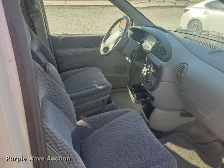 image for item HW9729 1999 Plymouth Grand Voyager SE  van