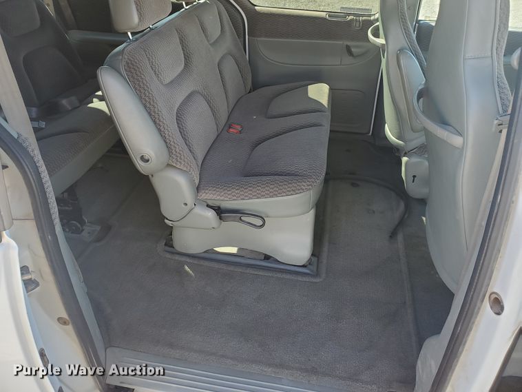 image for item HW9729 1999 Plymouth Grand Voyager SE  van