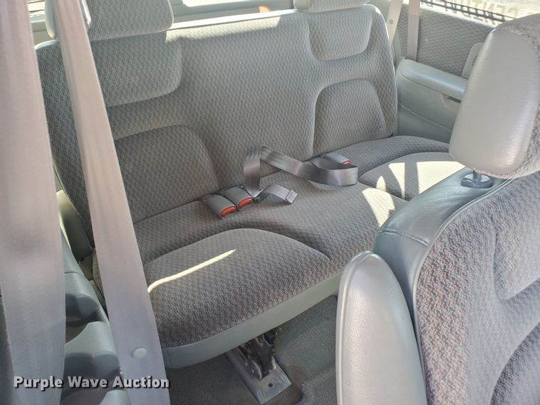 image for item HW9729 1999 Plymouth Grand Voyager SE  van