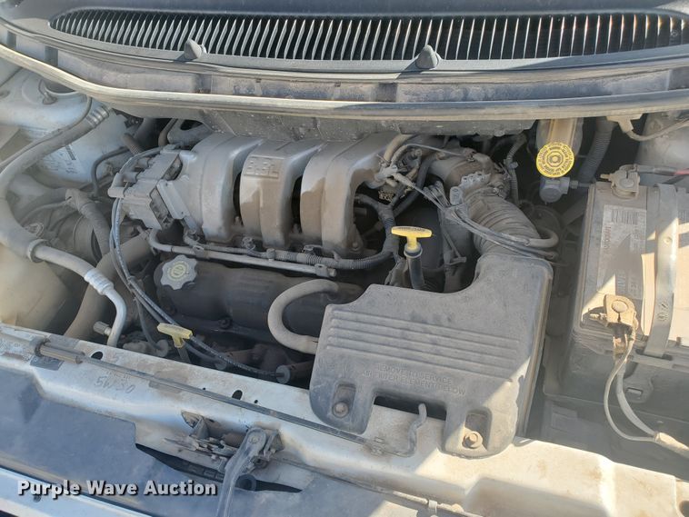 image for item HW9729 1999 Plymouth Grand Voyager SE  van