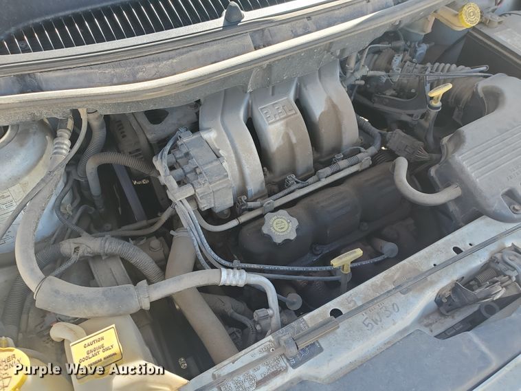 image for item HW9729 1999 Plymouth Grand Voyager SE  van