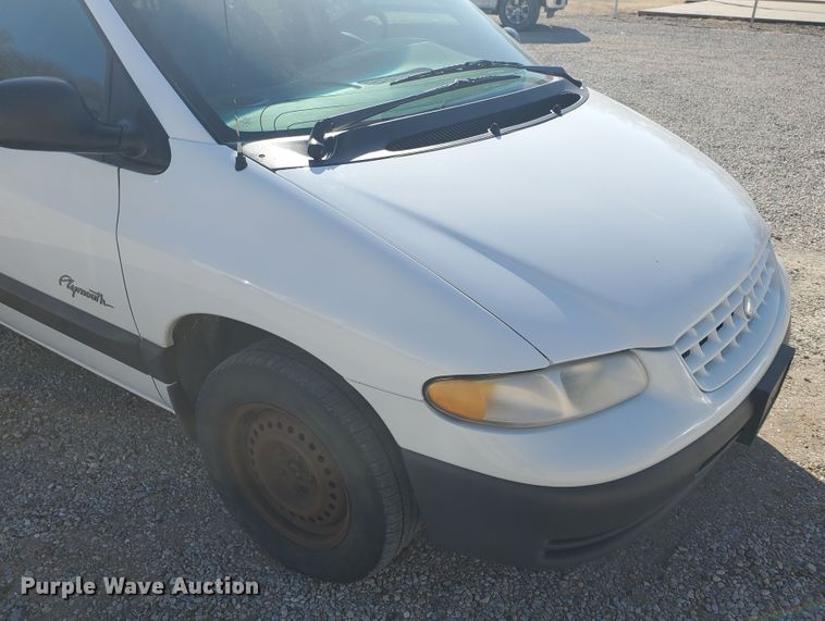 image for item HW9729 1999 Plymouth Grand Voyager SE  van