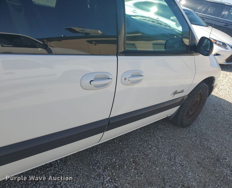 image for item HW9729 1999 Plymouth Grand Voyager SE  van