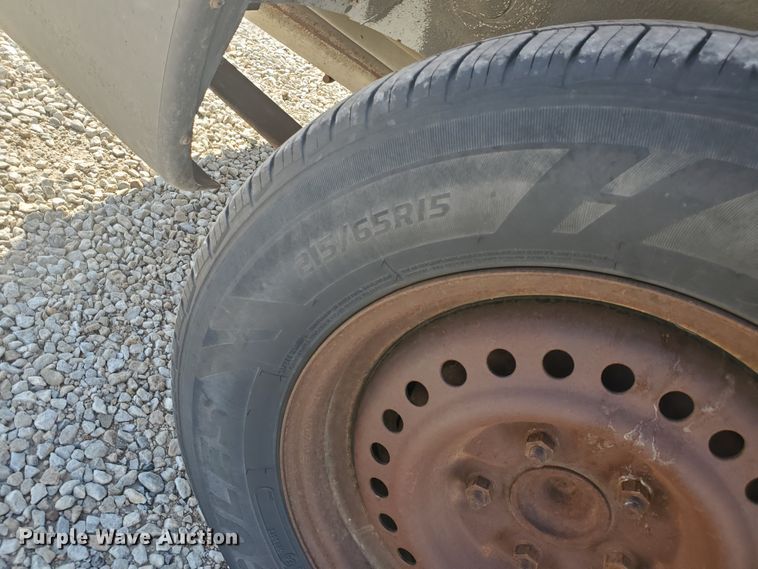 image for item HW9729 1999 Plymouth Grand Voyager SE  van