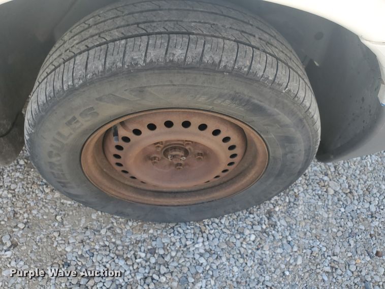 image for item HW9729 1999 Plymouth Grand Voyager SE  van