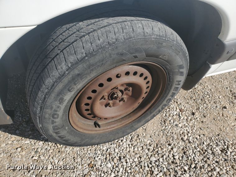 image for item HW9729 1999 Plymouth Grand Voyager SE  van