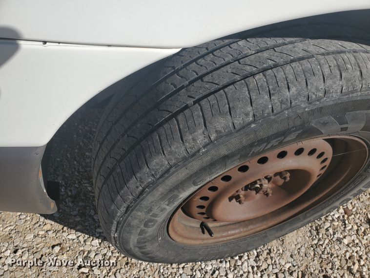 image for item HW9729 1999 Plymouth Grand Voyager SE  van