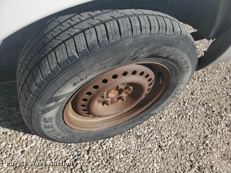 image for item HW9729 1999 Plymouth Grand Voyager SE  van