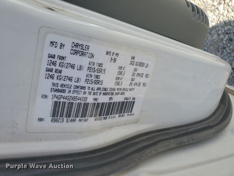 image for item HW9729 1999 Plymouth Grand Voyager SE  van