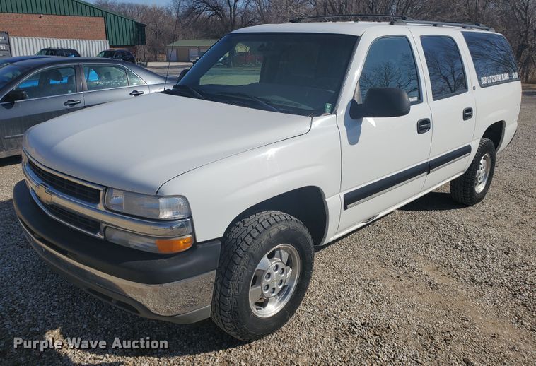 image for item HW9730 2001 Chevrolet Suburban C1500 LS  SUV