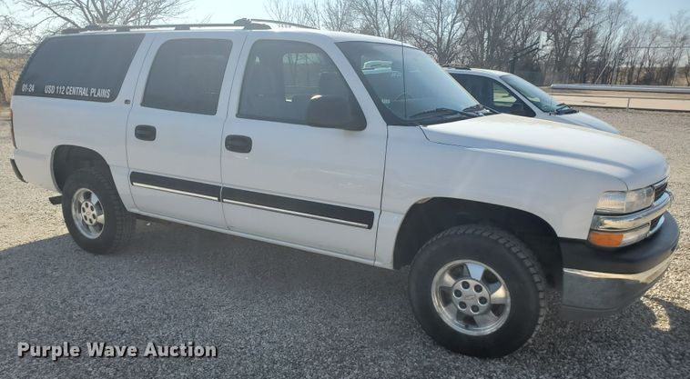 image for item HW9730 2001 Chevrolet Suburban C1500 LS  SUV