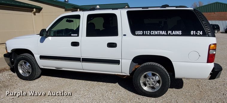 image for item HW9730 2001 Chevrolet Suburban C1500 LS  SUV