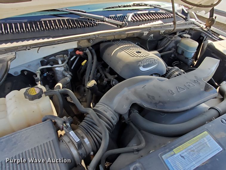 image for item HW9730 2001 Chevrolet Suburban C1500 LS  SUV