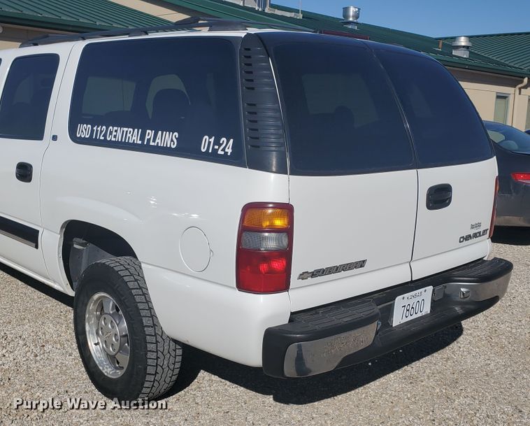 image for item HW9730 2001 Chevrolet Suburban C1500 LS  SUV