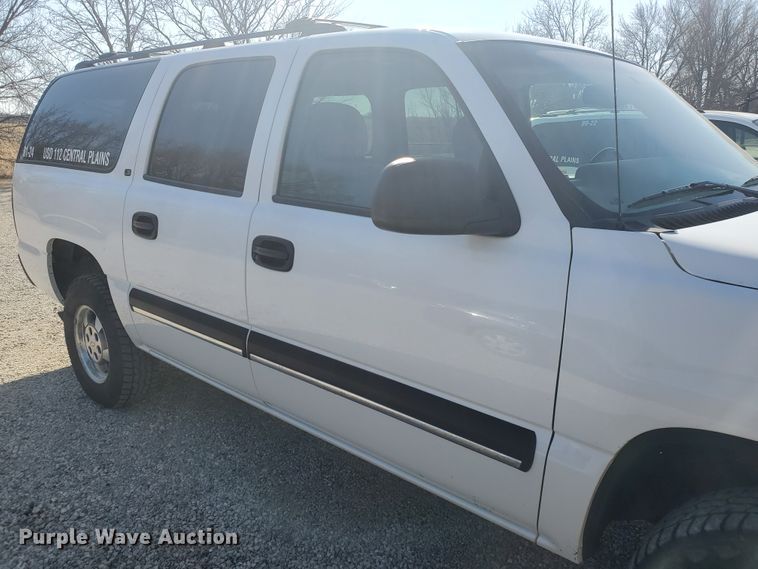 image for item HW9730 2001 Chevrolet Suburban C1500 LS  SUV