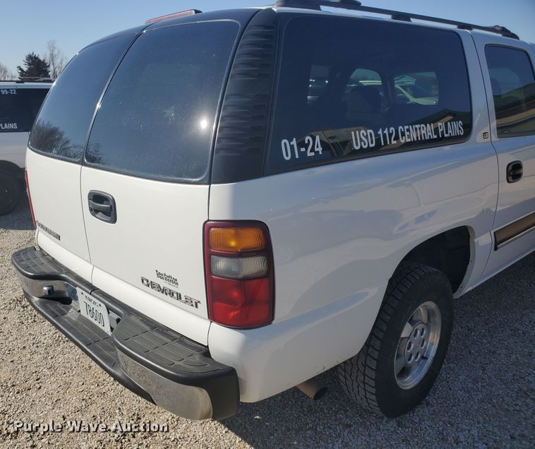 image for item HW9730 2001 Chevrolet Suburban C1500 LS  SUV