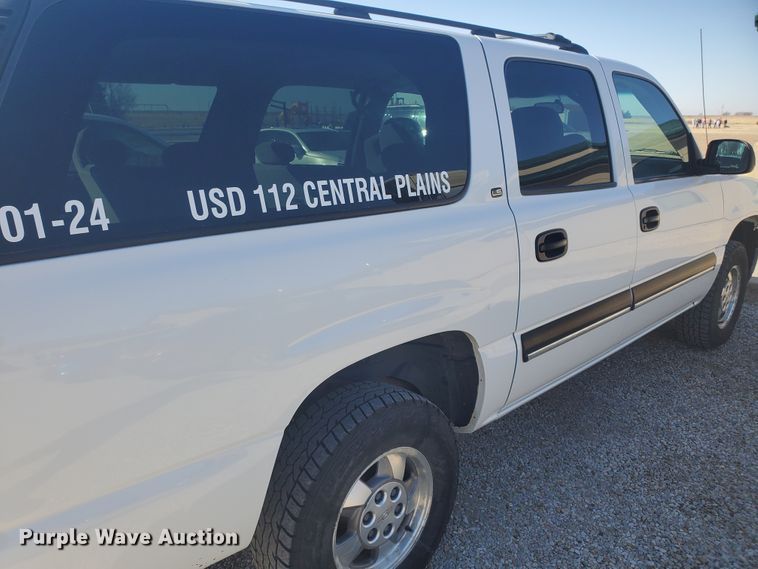 image for item HW9730 2001 Chevrolet Suburban C1500 LS  SUV